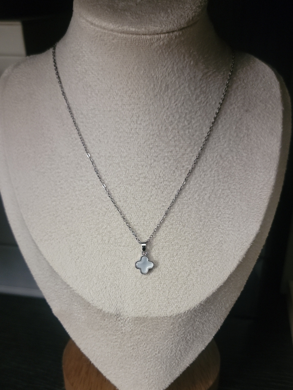 Clover Pendant Necklace with White Inlay